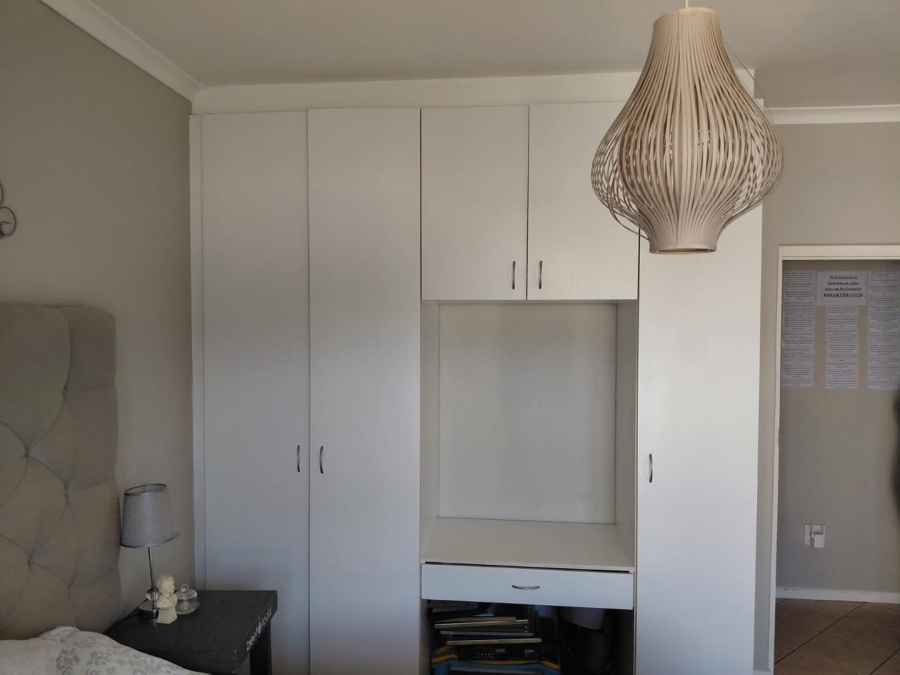 To Let 4 Bedroom Property for Rent in Durbanville Western Cape